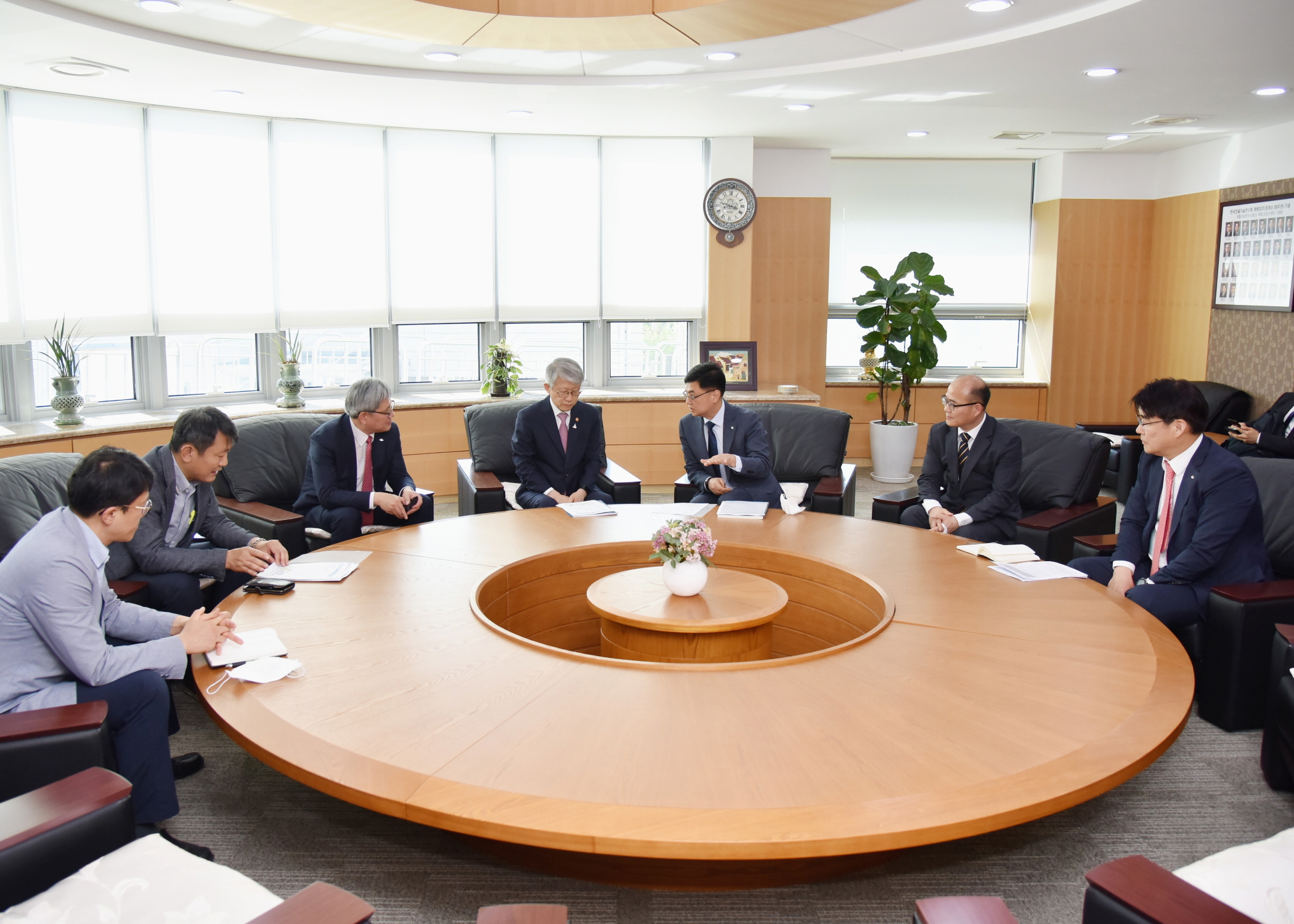 meeting msit and research institute 1