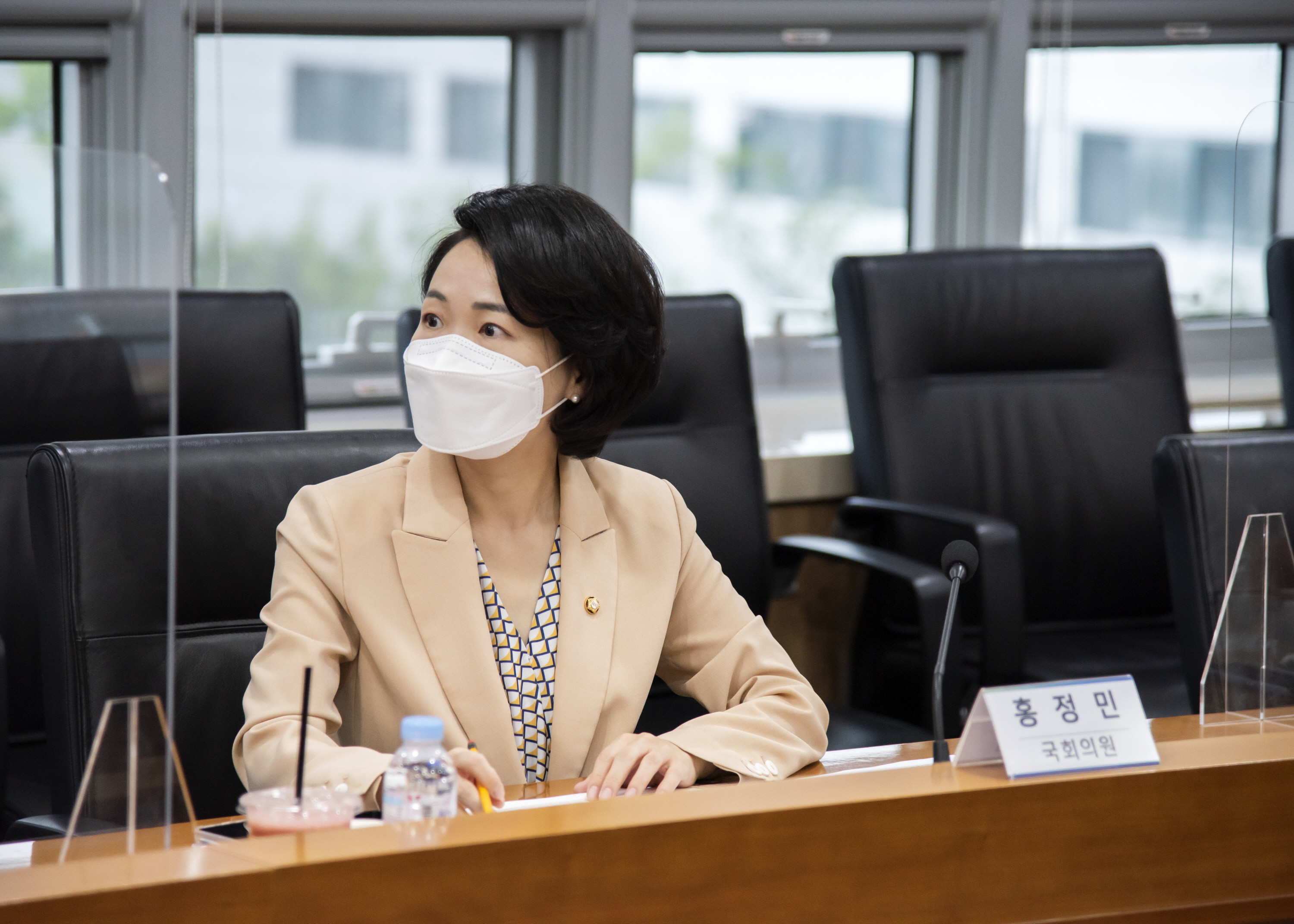 Congresswoman Ms.Hong Jeong-Min Visits the KICT 2
