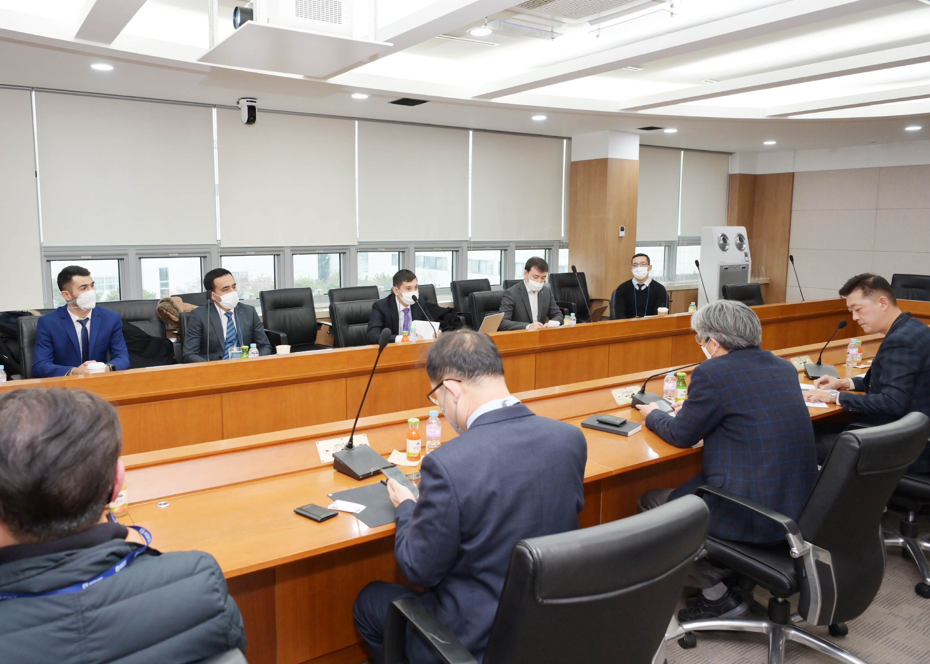 Uzbek Ministry of Construction Officials Return to KICT For Training
