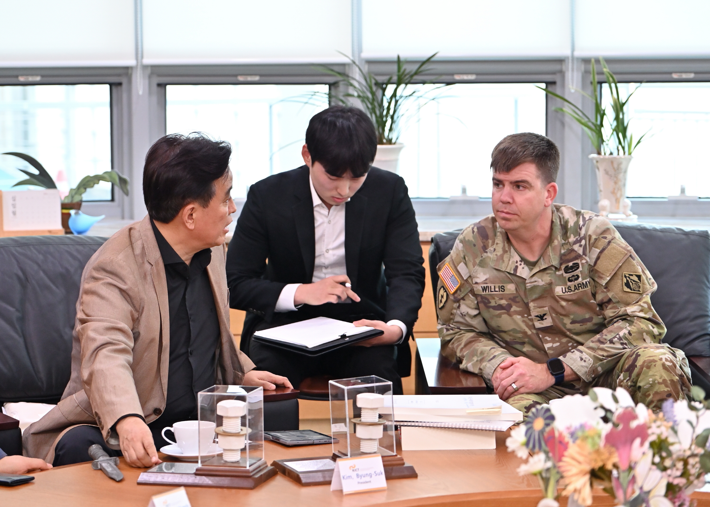 미 육군공병단(USACE) 관계자 방원 1