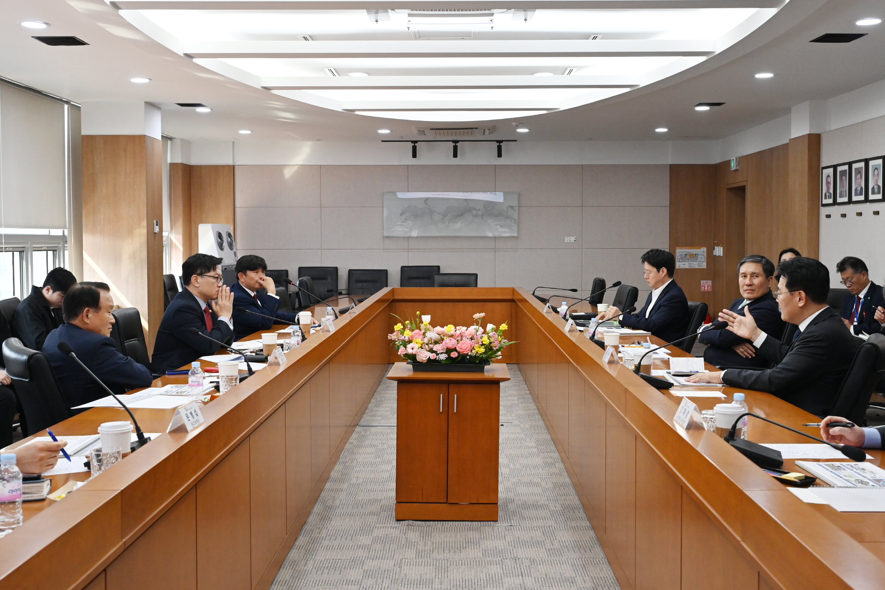 A discussion session is being held among experts f
